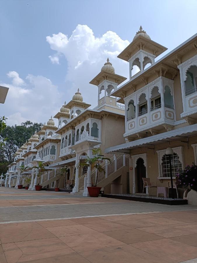 Hotel Gautam Lonavala Eksteriør billede