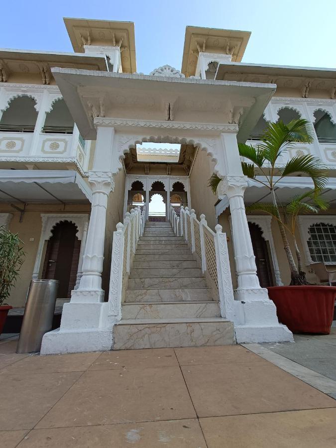 Hotel Gautam Lonavala Eksteriør billede