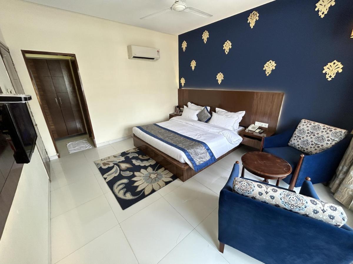 Hotel Gautam Lonavala Eksteriør billede