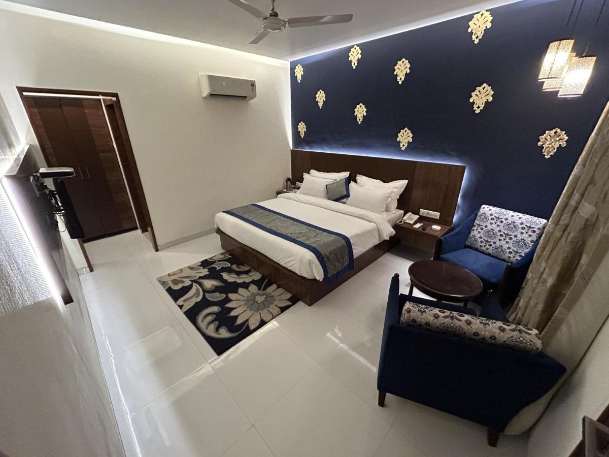 Hotel Gautam Lonavala Eksteriør billede