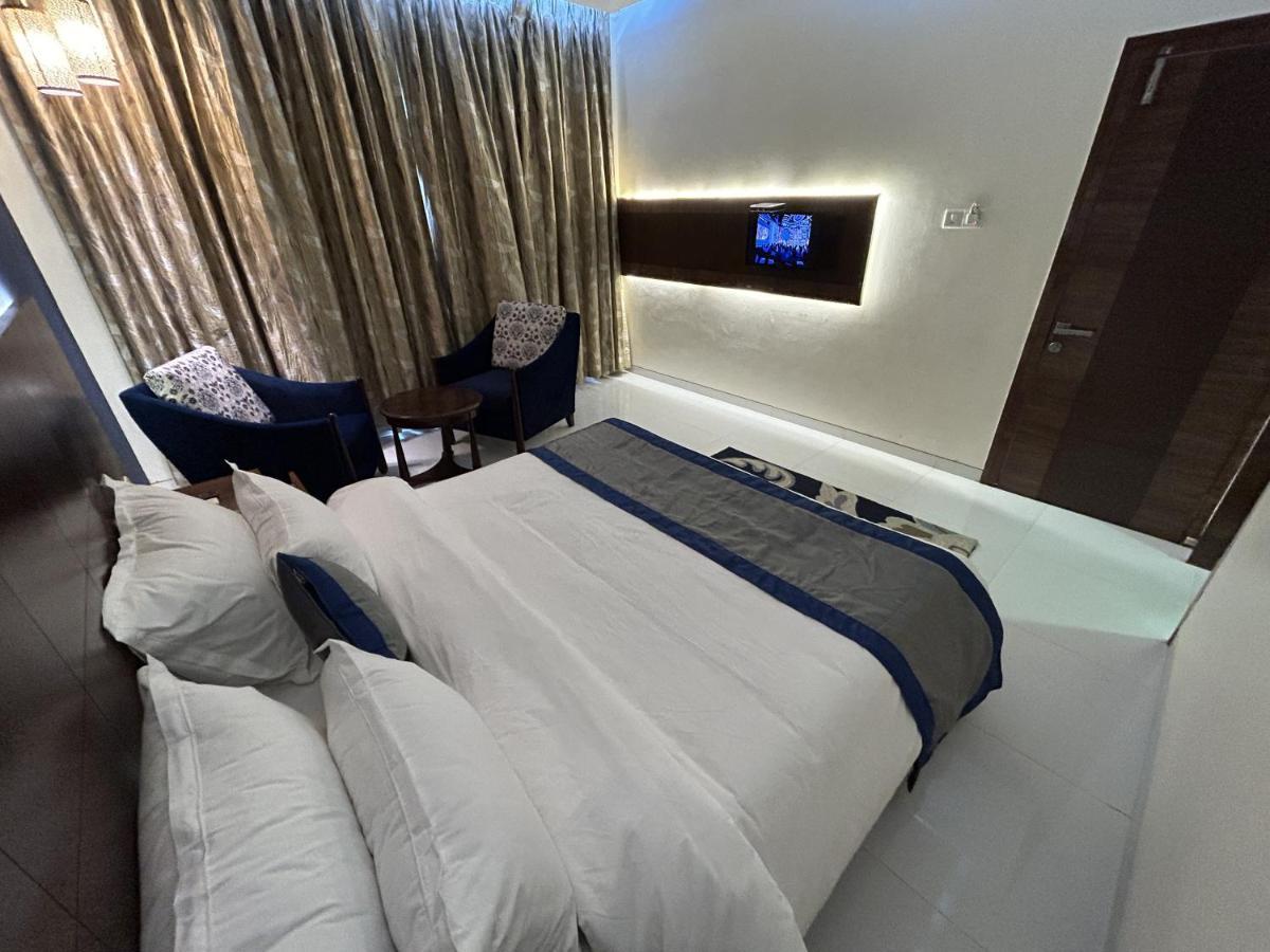 Hotel Gautam Lonavala Eksteriør billede