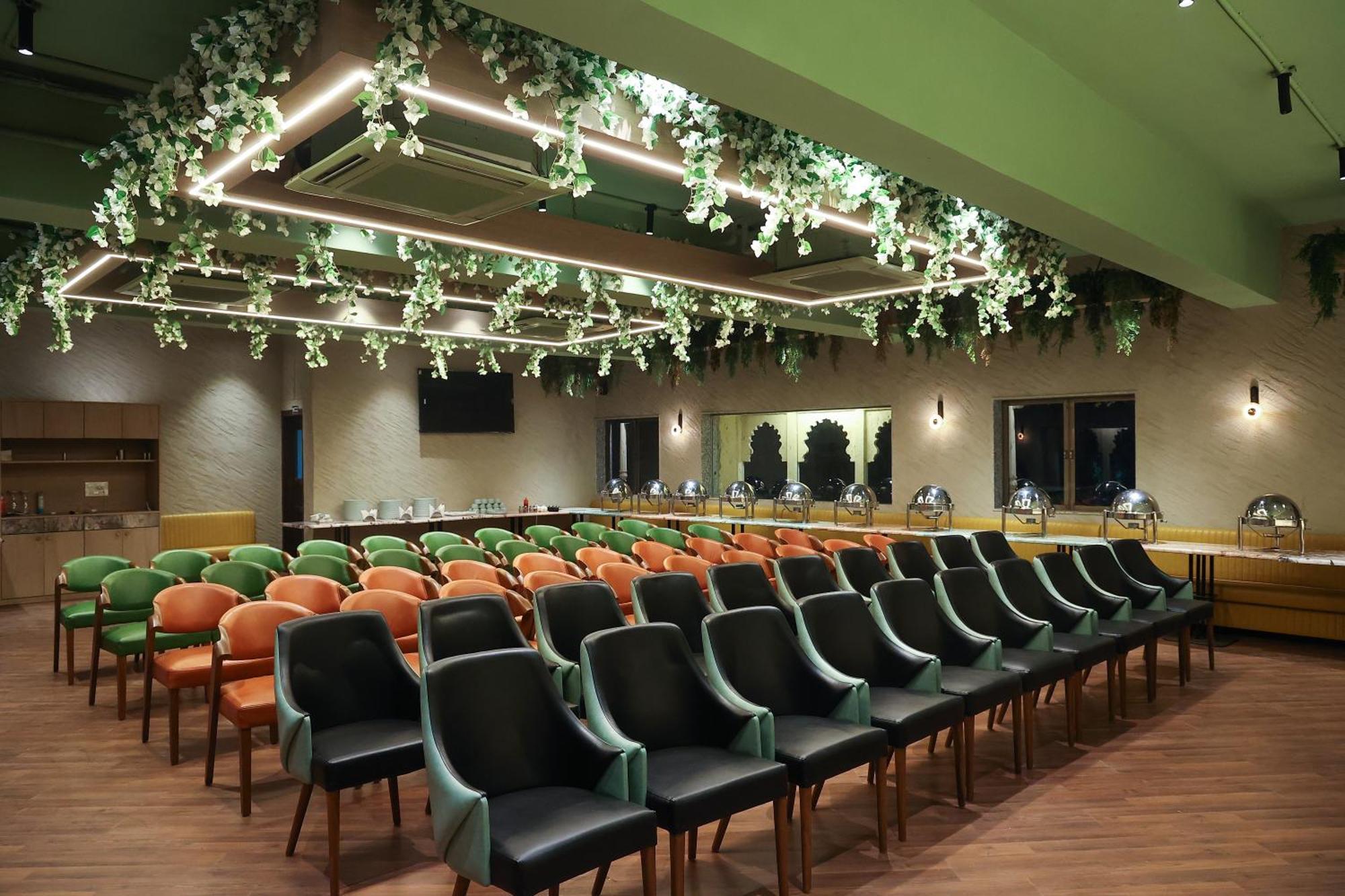 Hotel Gautam Lonavala Eksteriør billede